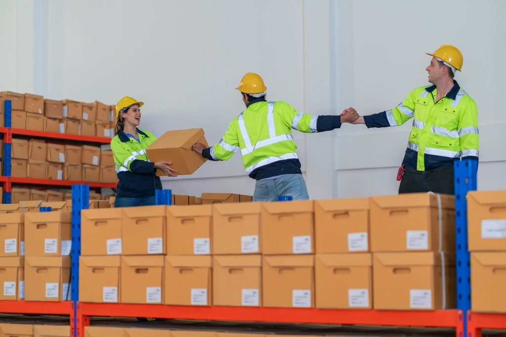 5 Ways to Manage Your Business' Logistic Needs! Featured Image 00234